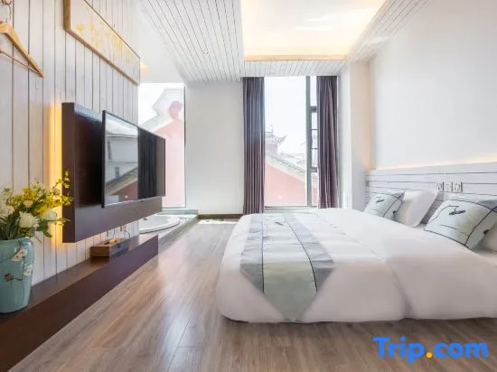 Standard Double room with mountain view (full double bed)