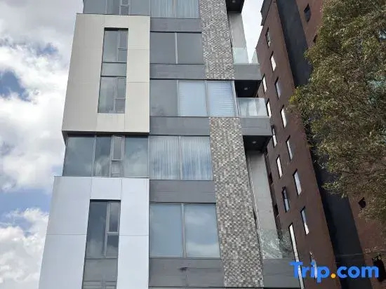 Modern Studio close by La Carolina Metro station