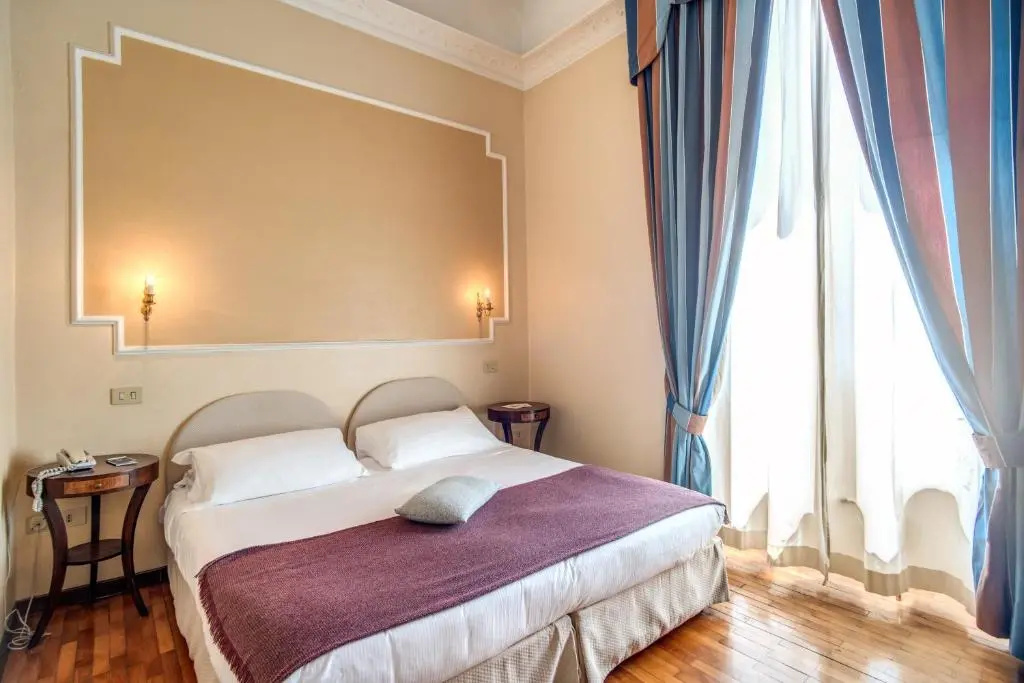 Double room (full double bed)