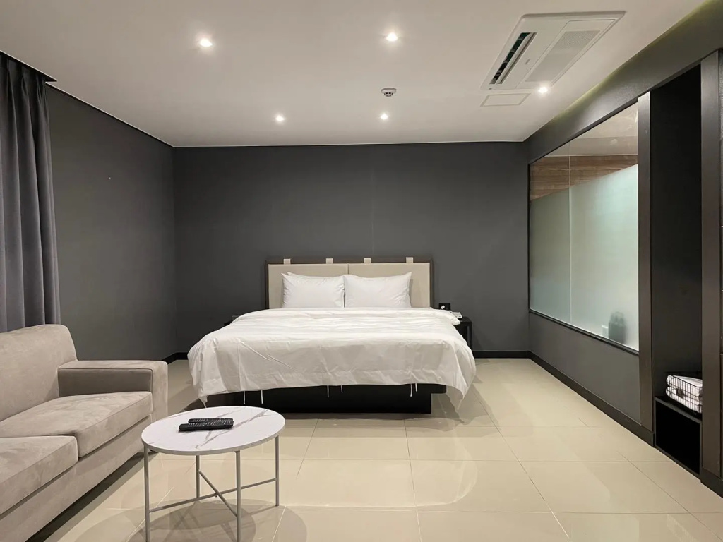 Premier room