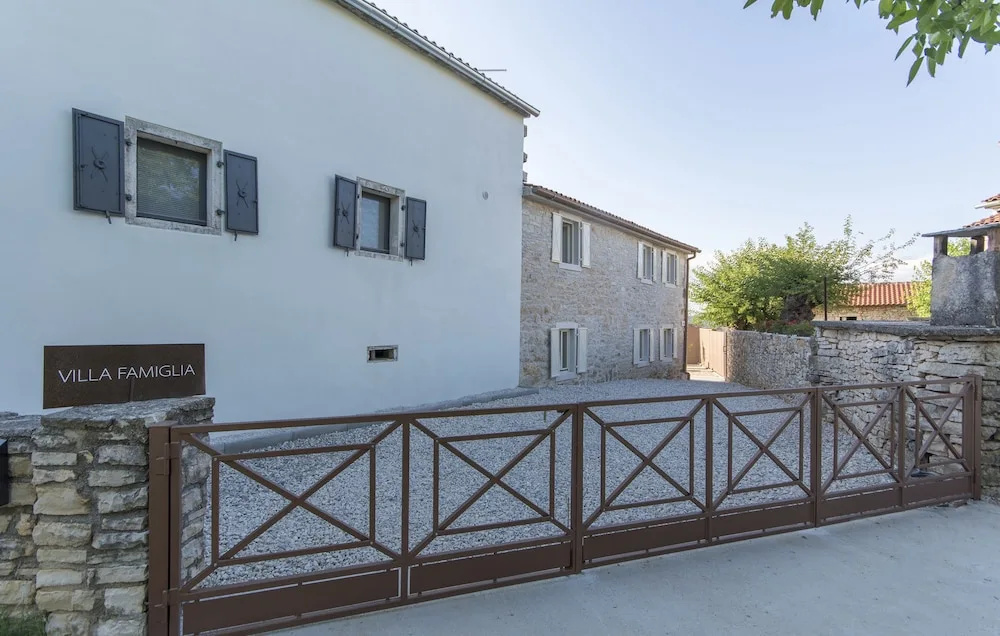 Villa Famiglia