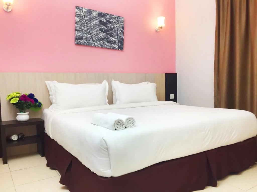 Deluxe Double room (full double bed)