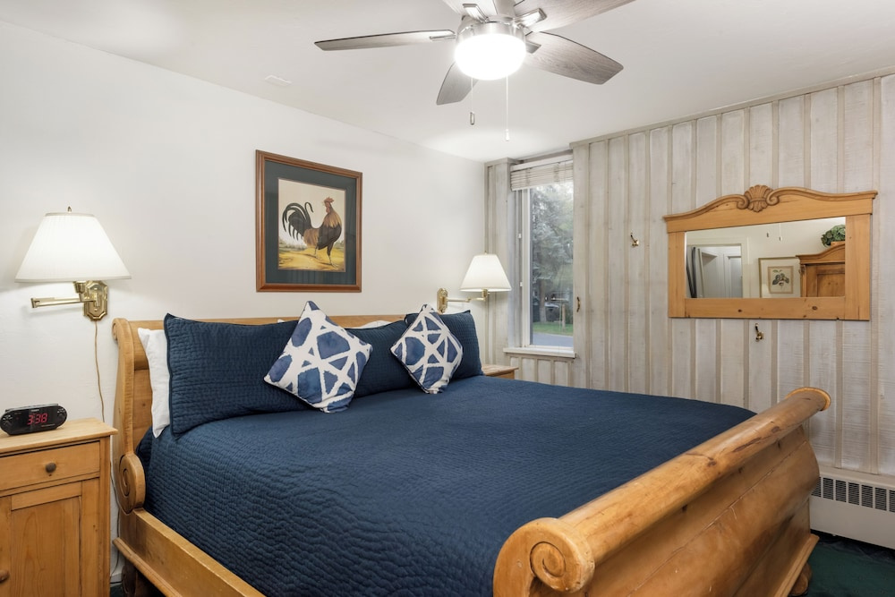 Christiania Condos - CoralTree Residence Collection - Chambres