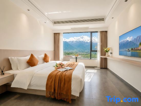 Standard Double room with mountain view (full double bed)
