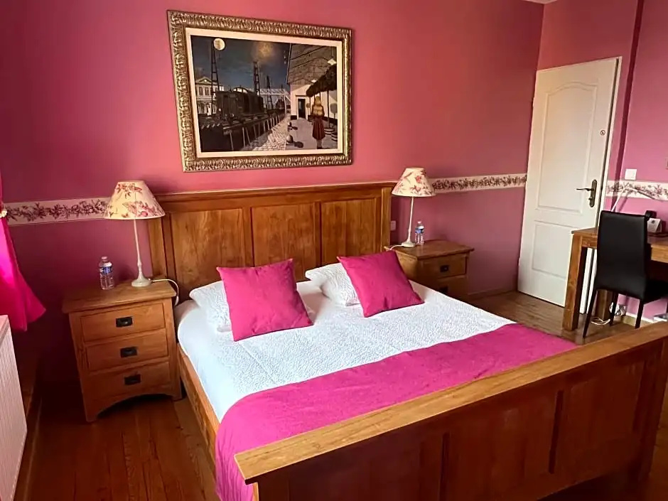 Standard Double room with pool view (full double bed)