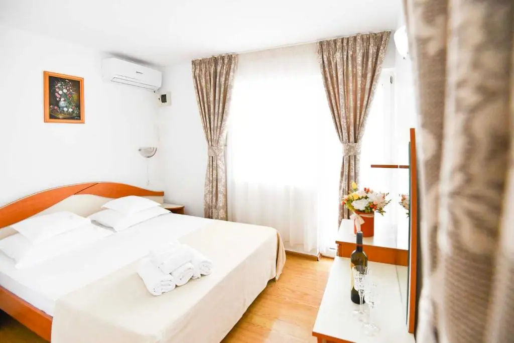 Standard Triple room with balcony