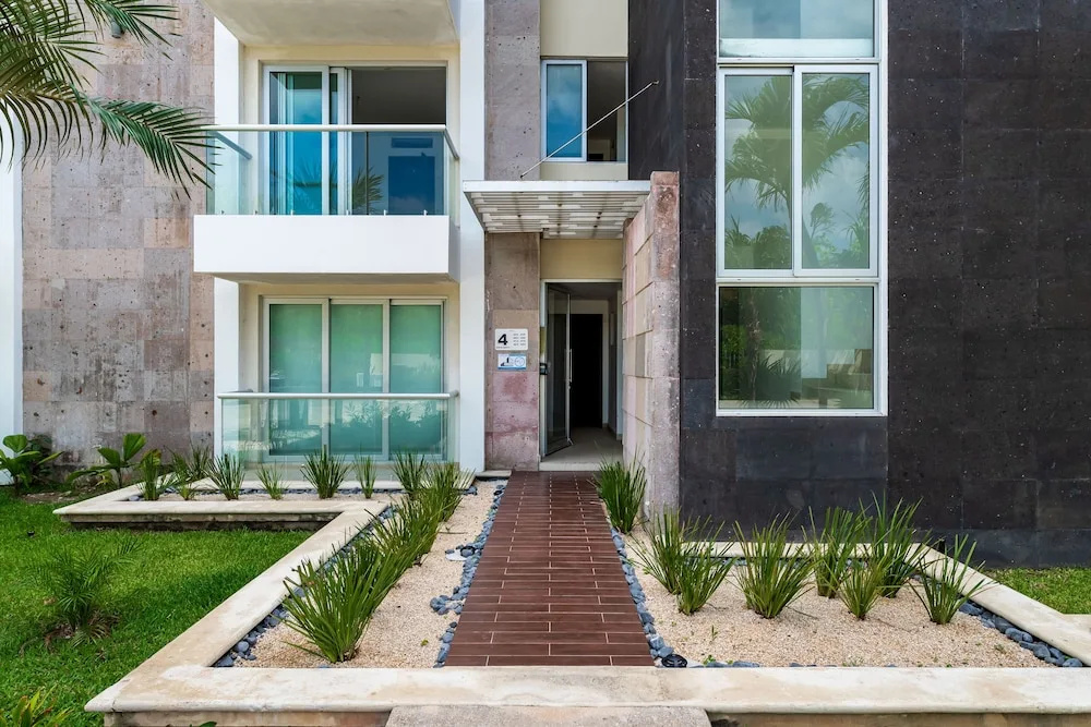Mareazul Beach Front Condos At playa del Carmen