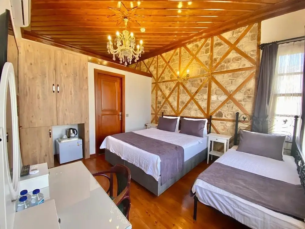 1 Bedroom Standard Quadruple Family room with city view