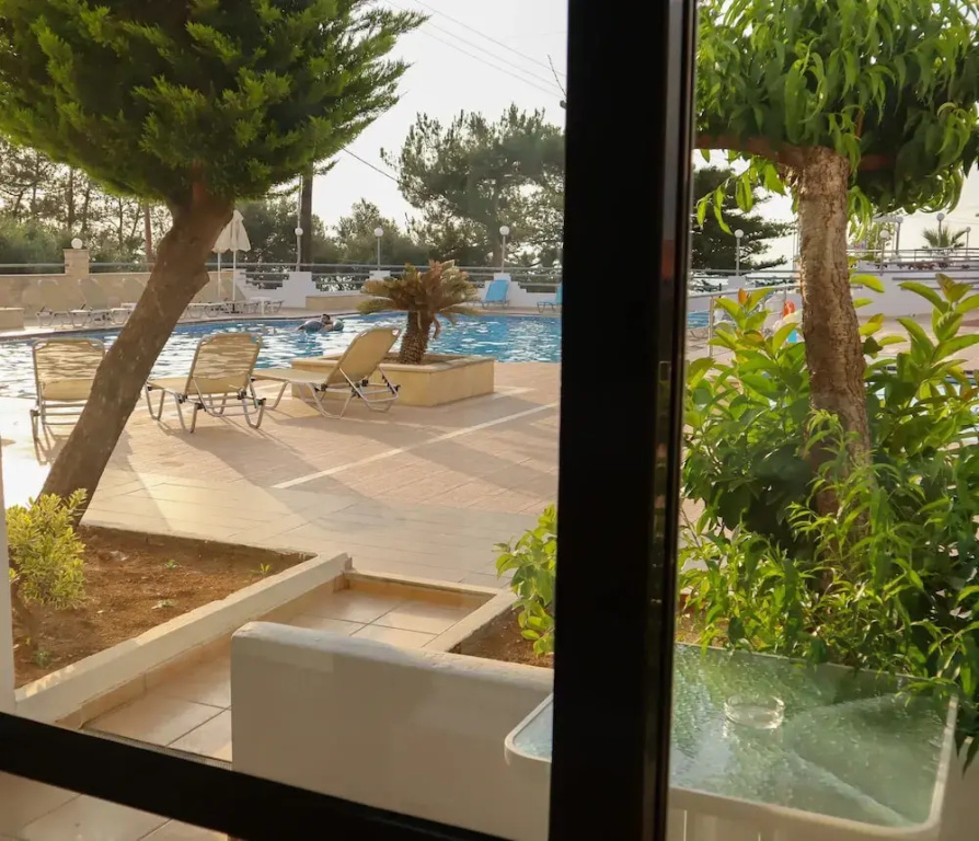 Superior Double room with garden view (full double bed)