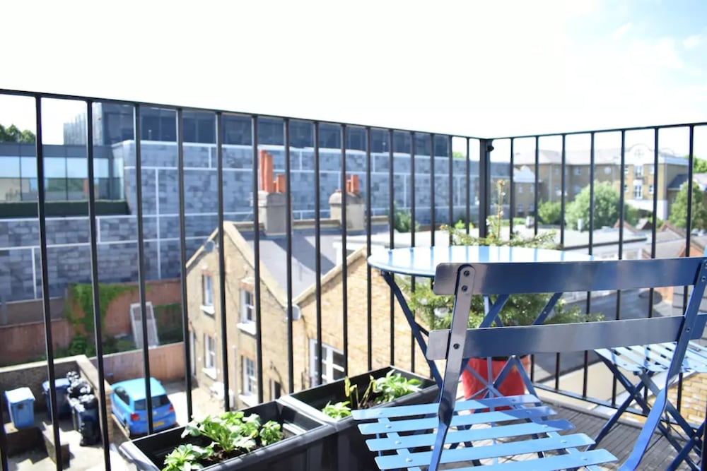 Modern 1 Bedroom With Balcony in Wandsworth