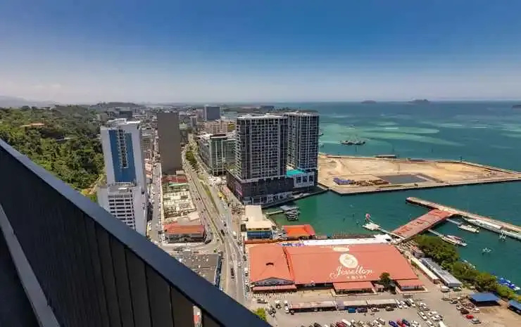 Beach & Waterfront