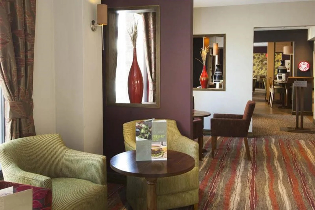 Lobby & Reception