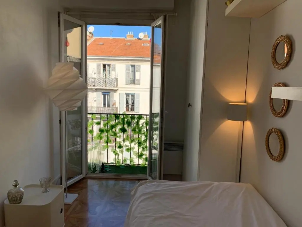 Standard Double room with balcony (full double bed)