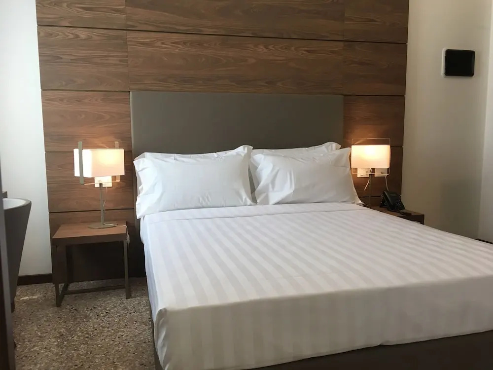 Classic Double room (full double bed)
