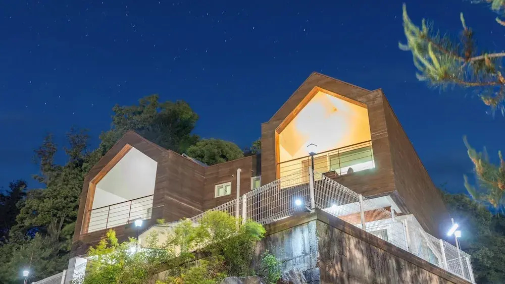 Gapyeong Yeonkkocchosu Pet Pension