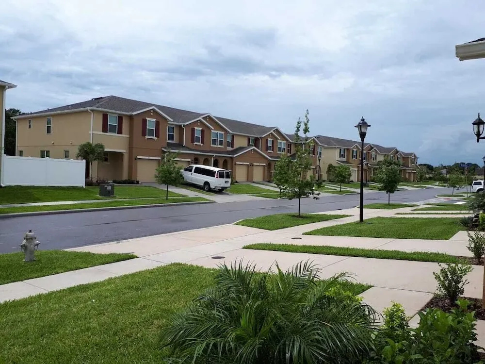 Splendid 4 Bedroom Home Close to Disney 5168