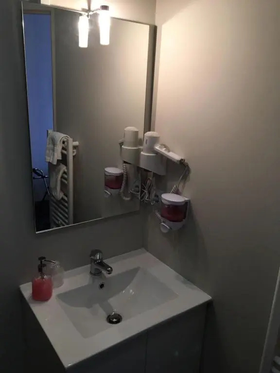 Economy room