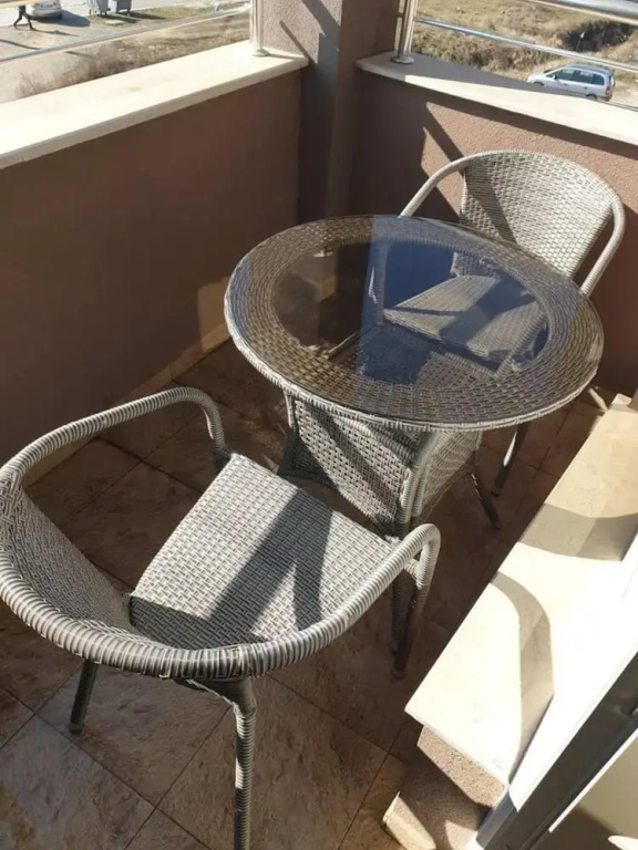 2-bed - Sleeps 4 - w Parking