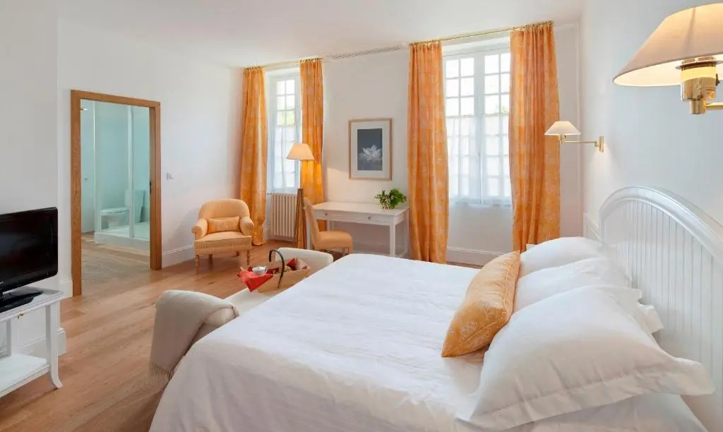 Superior Double room (full double bed)