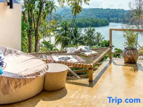 Deluxe Double Villa with sea view (full double bed)