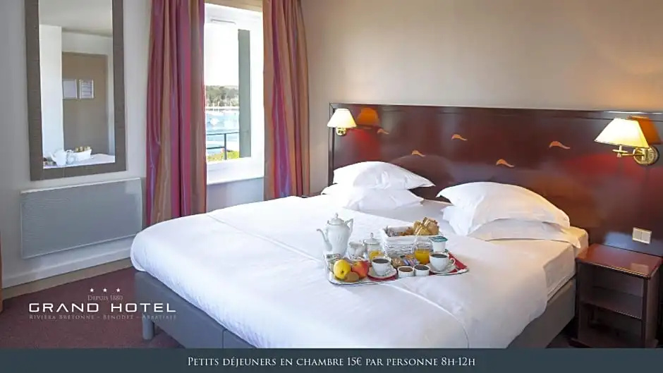 Superior Double room with river view (full double bed)
