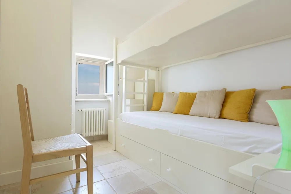 4 Bedrooms Classic Villa