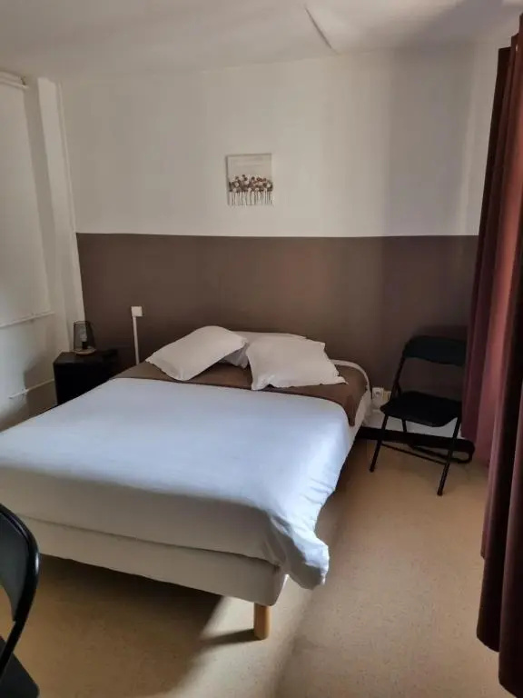 Voir la photo 2 — hotel du commerce