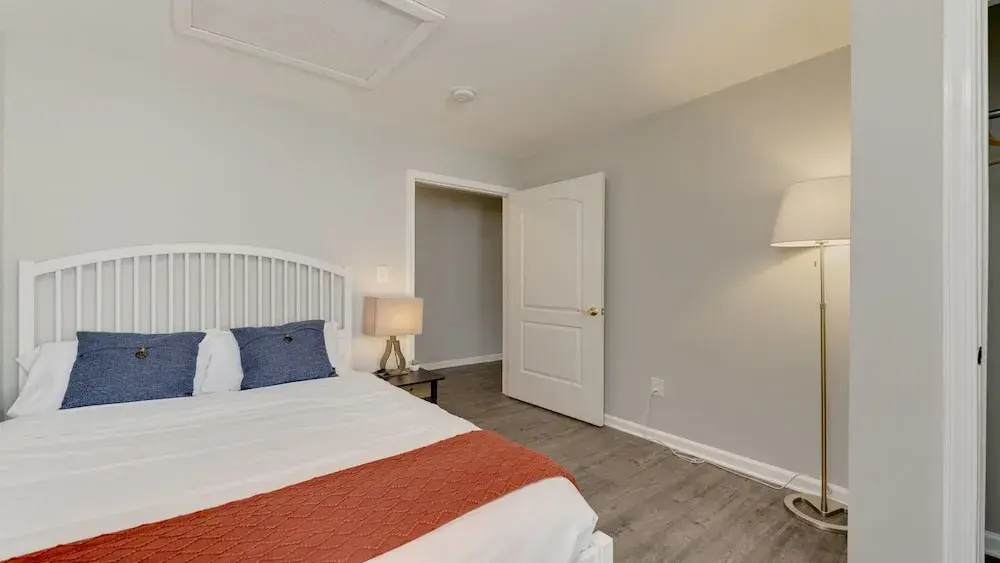 Stylish 3BR 3BA Colonial House by Cozysuites