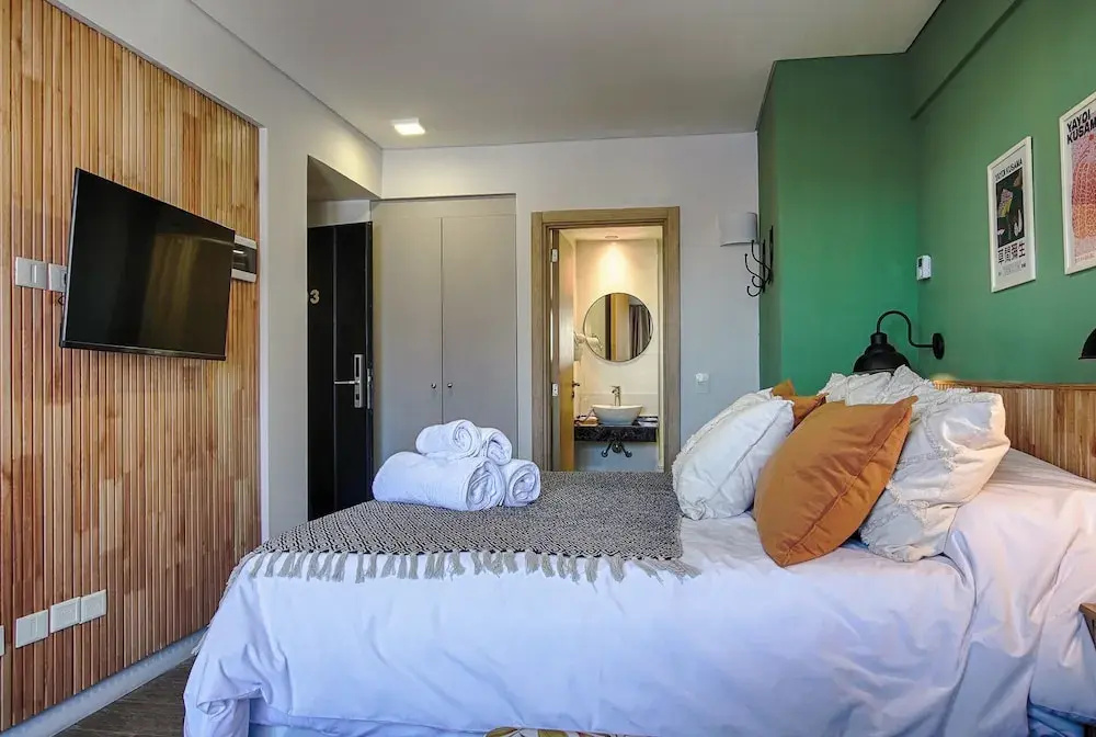 Standard room with lake view