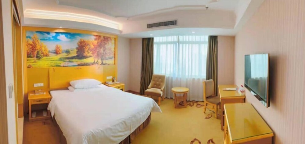 Vienna Hotel (Nanning People's Park Minzhu Rd)