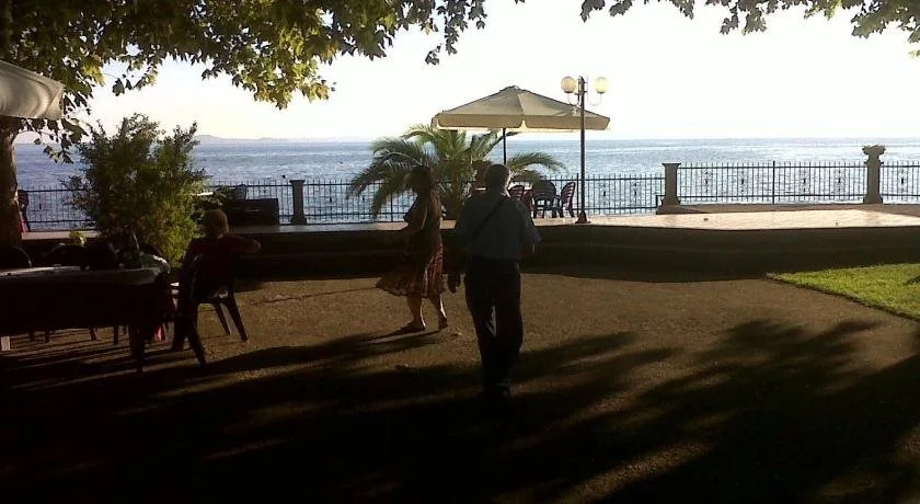 Beach & Waterfront