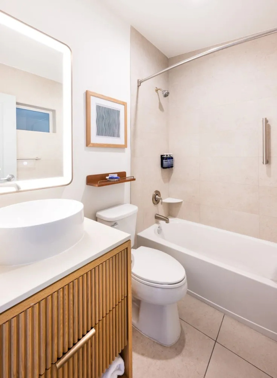 Standard Double room with partial ocean view (full double bed)