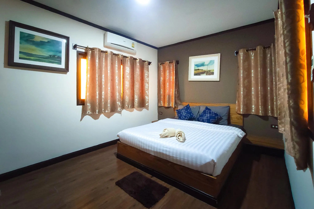 Standard Double room (full double bed)
