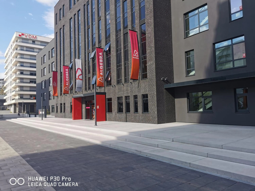 CITY CENTER PEARL #brand new&attractive new building&area#home office#direct access to garage#two toilets#12 min from square