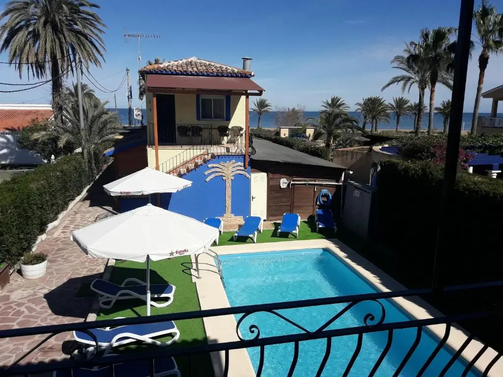 Standard Double room with pool view (full double bed)