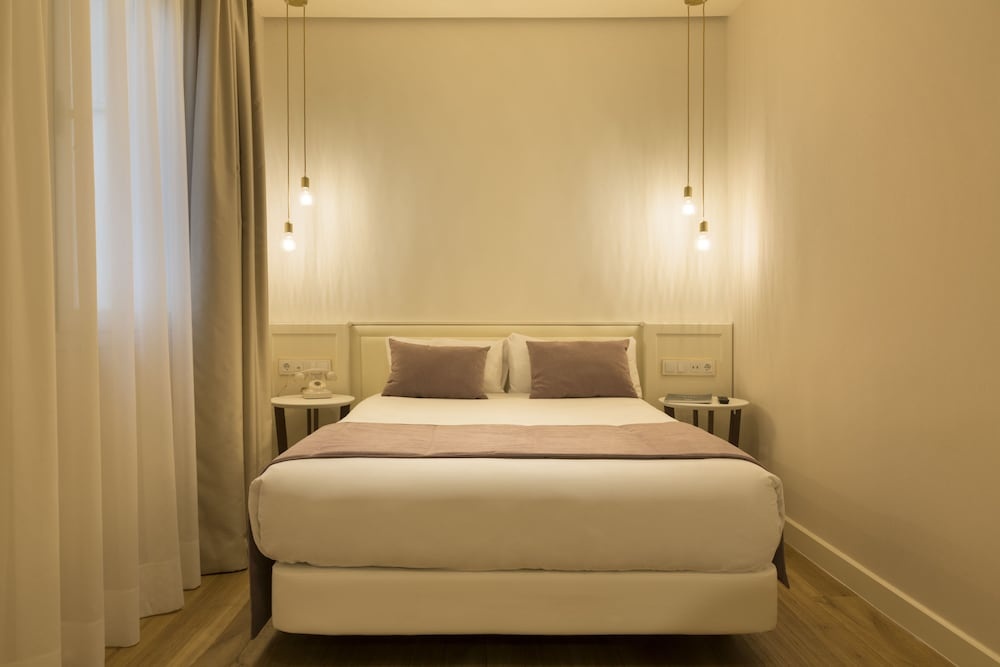 Icon BCN Room Type - Small Double room (full double bed) Icon BCN Room Type - Small Double room (full double bed)