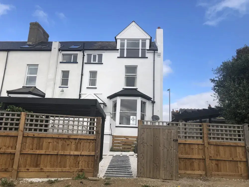Sea Vista Overlooks Beach With Stunning sea Views