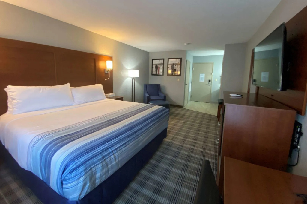 AmericInn by Wyndham Williamsburg