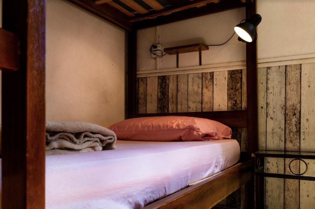 Кровать в общем номере в Paradiso Hostel