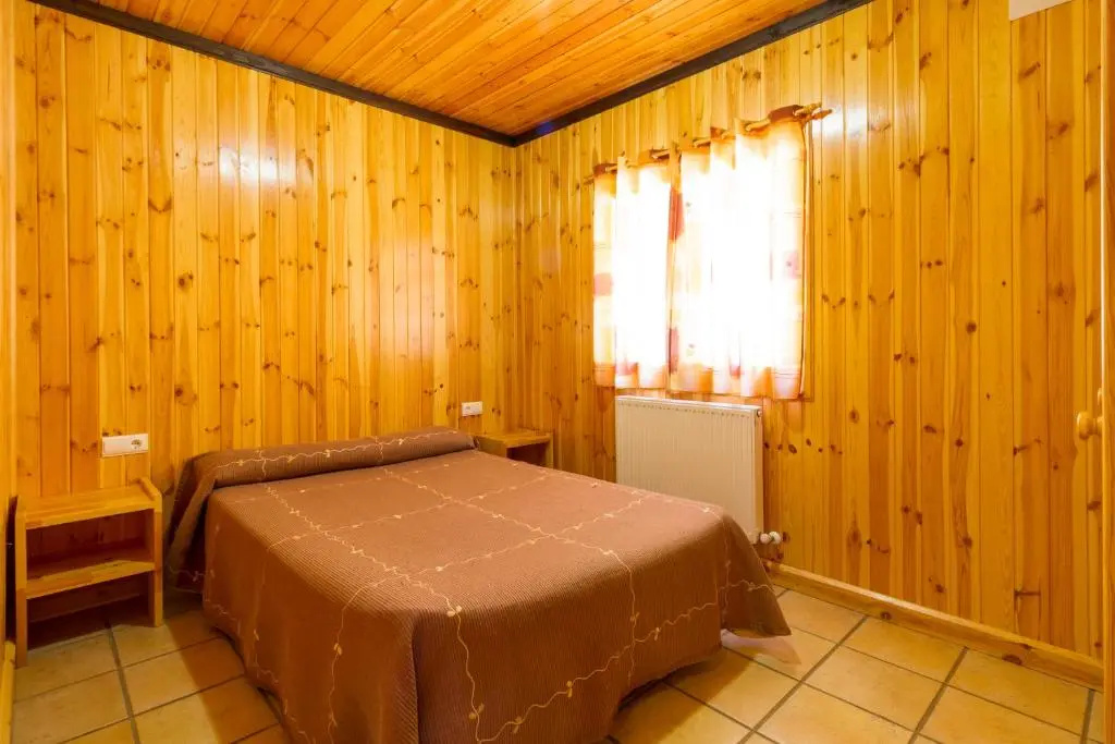 2 Bedrooms Bungalow