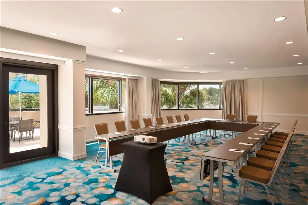 Hilton Miami Airport Blue Lagoon - 4