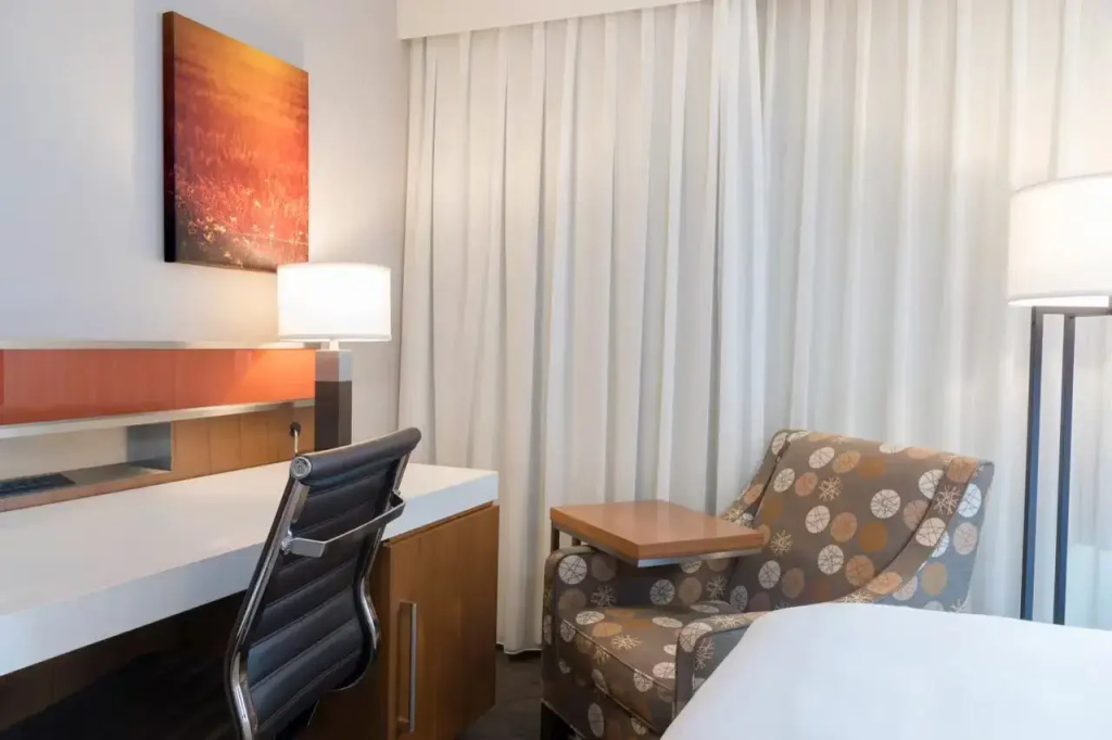The Center Hotel Grand Rapids Airport - Général