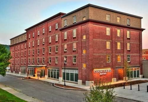 Courtyard Keene Downtown