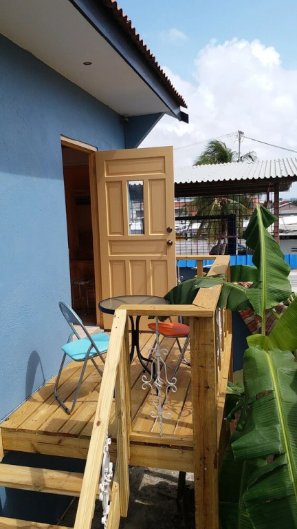 Colorful & Charming close to Beaches