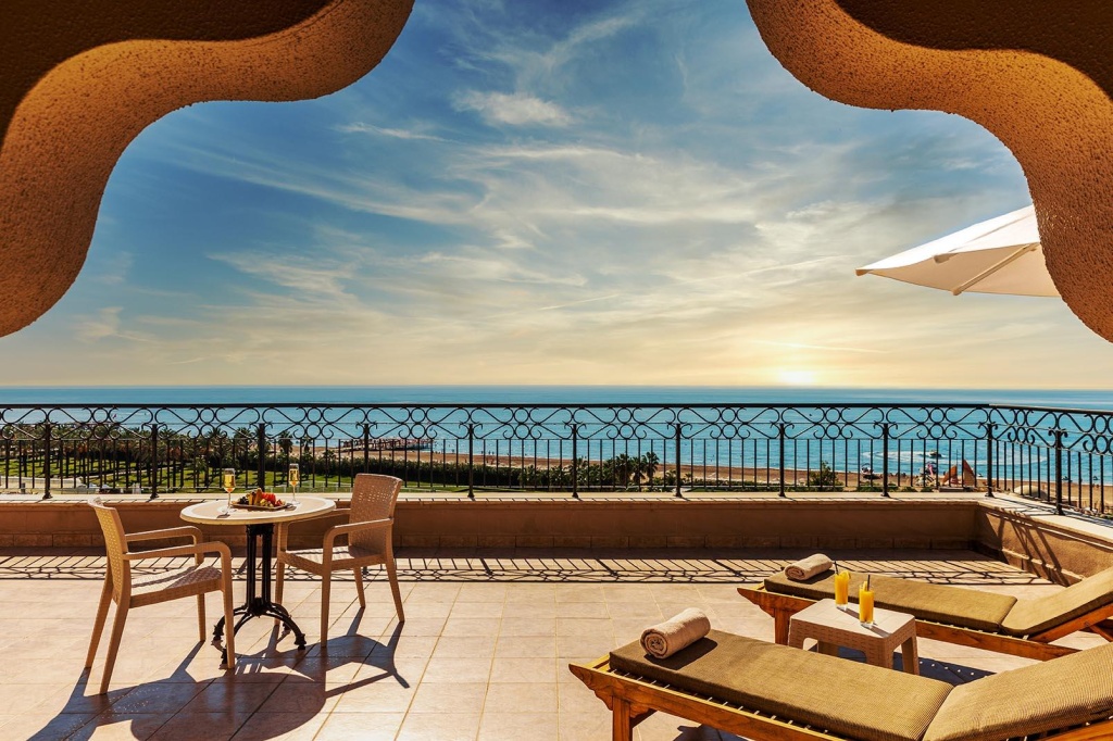 Beach & Waterfront