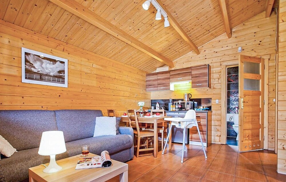 Beautiful Home in Sianozety With 2 Bedrooms