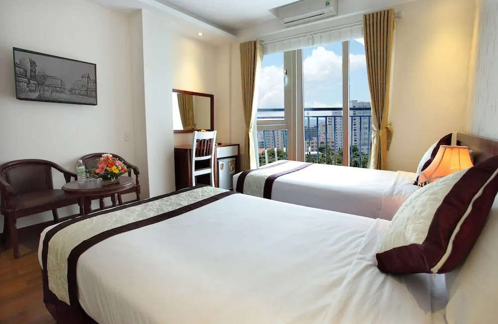 Трёхместный номер Grand в Golden Sand Hotel