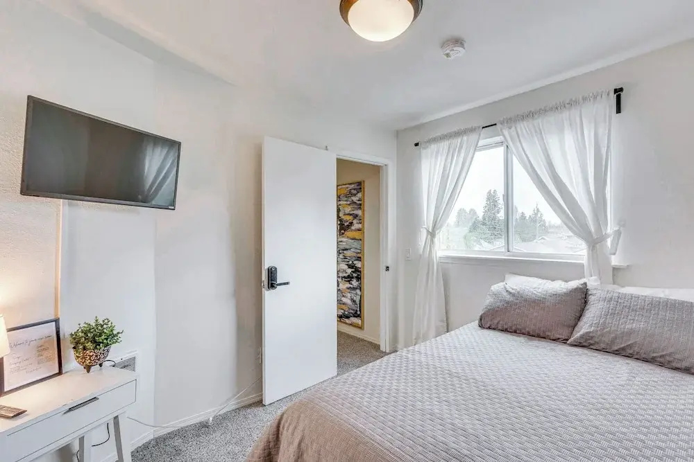 Charming Tacoma Vacation Rental: 2 Mi to Downtown!