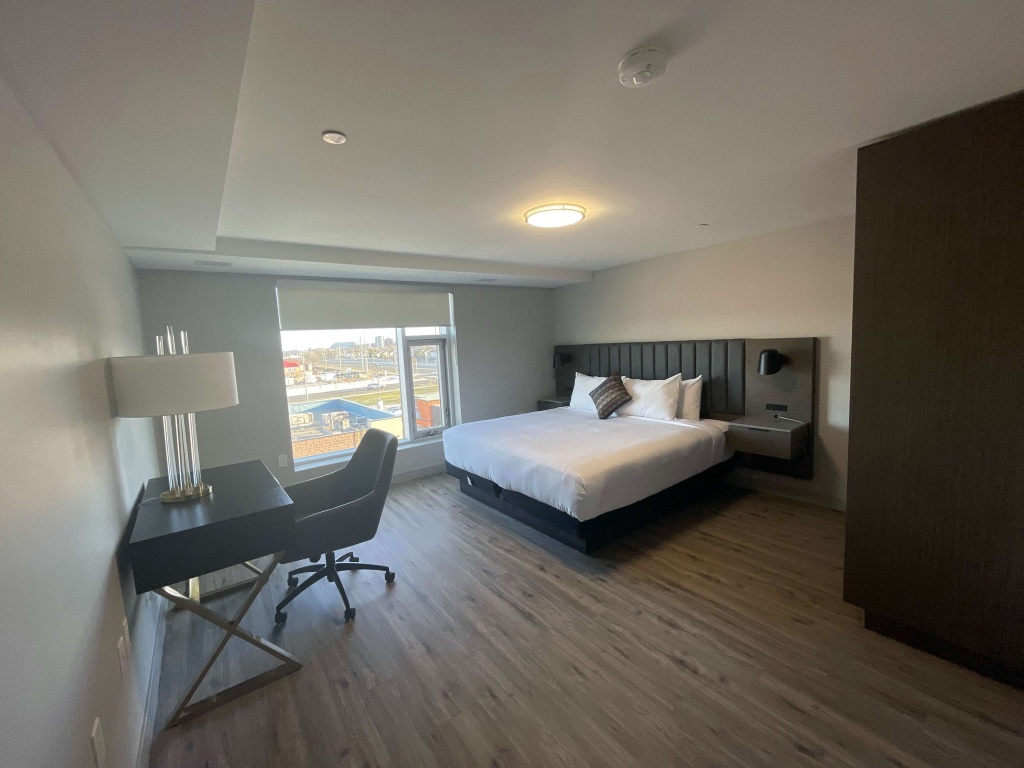 Отель Skye Hotel & Residences, BW Signature Collection в Торонто