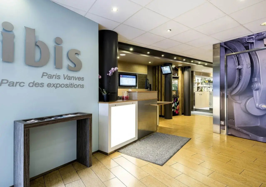 Lobby & Reception